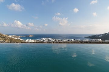 Infinity pool