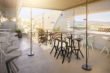 Poolside bar
