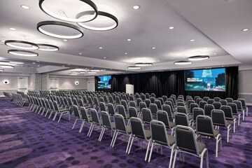 Business Center 56 of 58