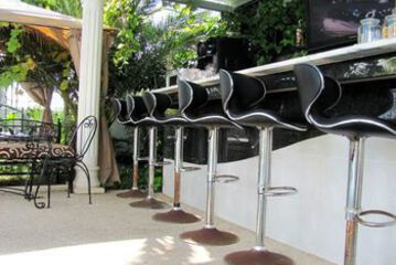 Poolside Bar