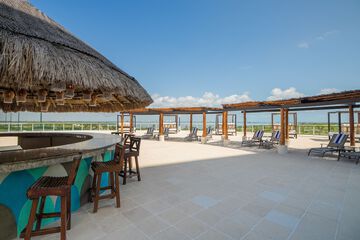 Poolside bar