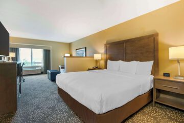 Room 17 of 35