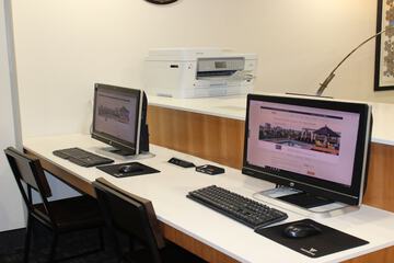 Business Center 18 of 19