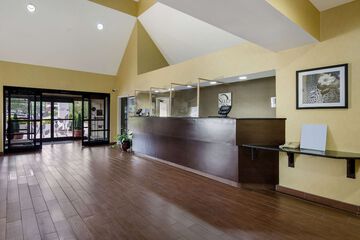 Hotel Interior 8 of 32