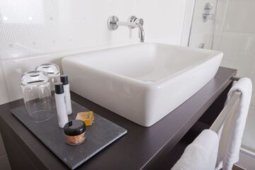 Bathroom sink
