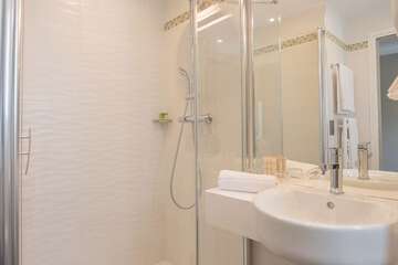 Bathroom shower