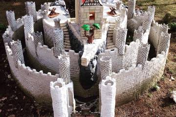Children's play area - outdoor
