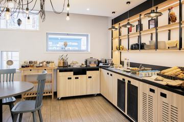 Breakfast area