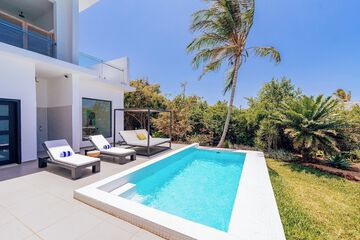 Private pool