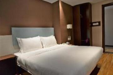 Business Queen Room