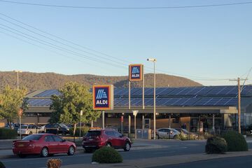 Shopping mall