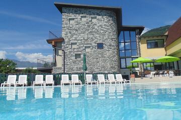 Infinity pool