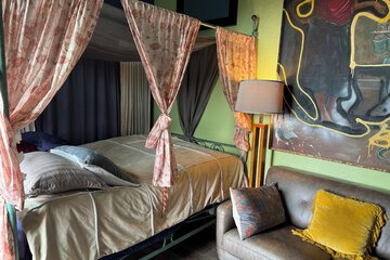 Room 18 of 31