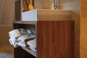 Bathroom sink