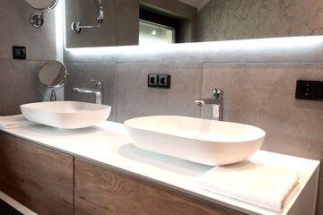 Bathroom sink