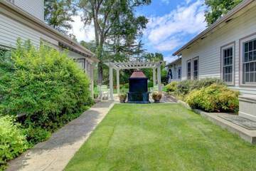 Hotel Exterior 91 of 107