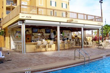 Poolside bar