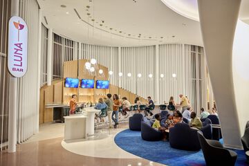Lobby lounge