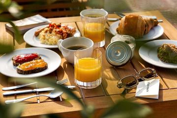 Breakfast meal