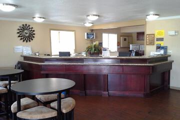 Travelodge by Wyndham Tulsa