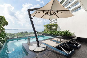 Private pool