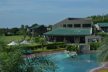 Infinity pool