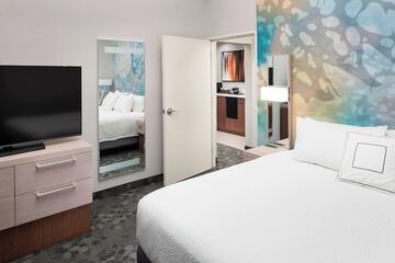 Room 16 of 37
