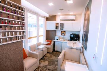 Hair salon