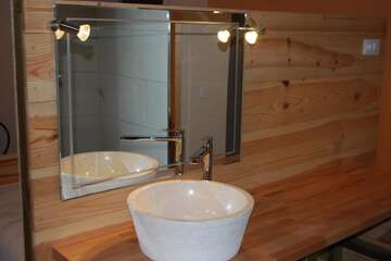 Bathroom sink