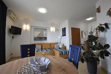 Photo 52