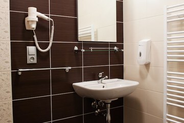 Bathroom sink