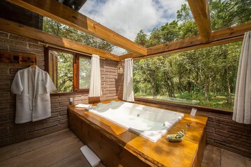 Jetted tub