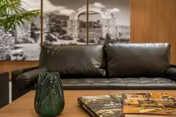 hotel_rooms