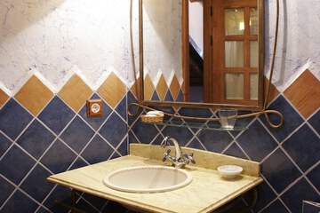 Bathroom sink