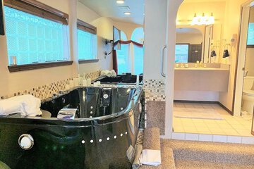 Private spa tub