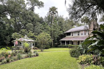 Property Grounds 54 of 58