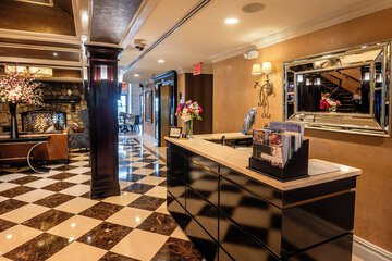 Concierge desk