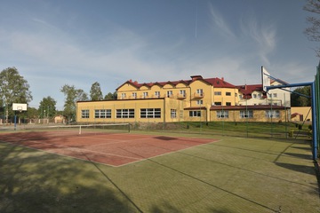 Tennis court