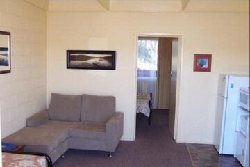 Photo 6