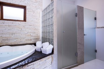 Private spa tub