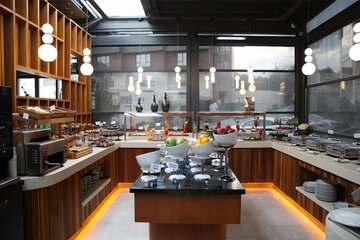 Breakfast area