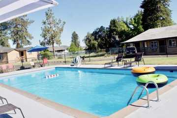 Cascade Lodge