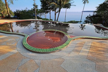 Infinity pool
