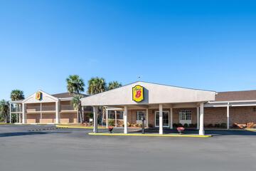 Super 8 by Wyndham Lake City