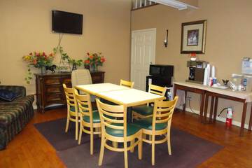 Breakfast/Coffee Service 22 of 23