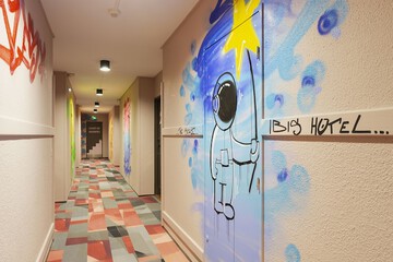 Handrails in hallways