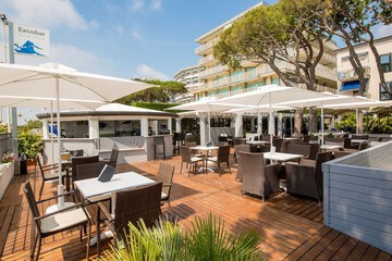 Beach bar