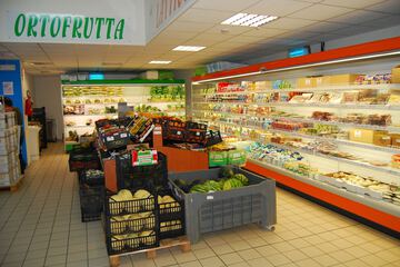 Shopping mall