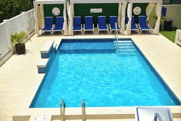 Pool waterfall