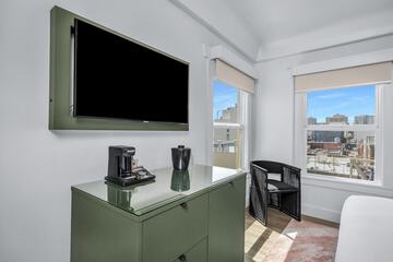 Room 47 of 100